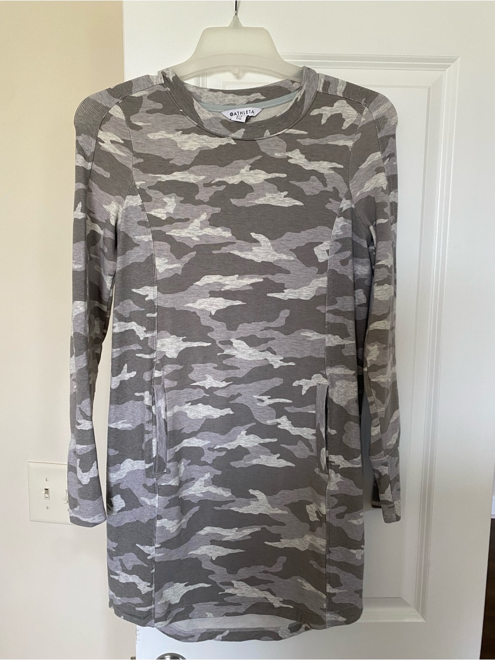 Athleta Gray & Light Gray Camo Long Sleeve Tunic Dress